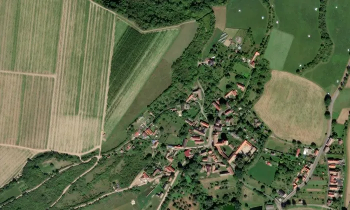 kaple svaté Anny (Divice) – letecký pohled