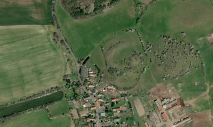 Kaple svatých Jana a Pavla – letecký pohled