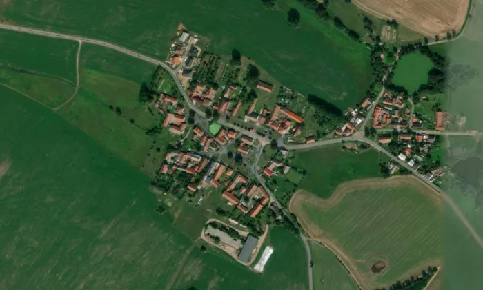 kaple svatého Floriána v Kněževsi – letecký pohled