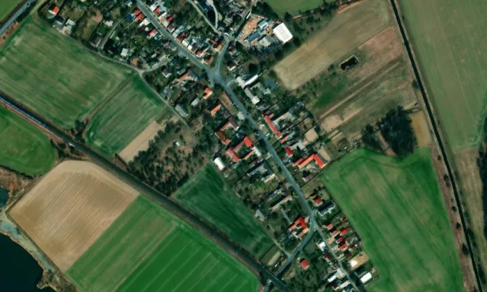 kaple svatého Jana Nepomuckého (Březce) – letecký pohled