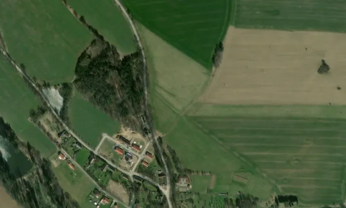 Kaple svatého Jana Nepomuckého (Těchobuz) – letecký pohled