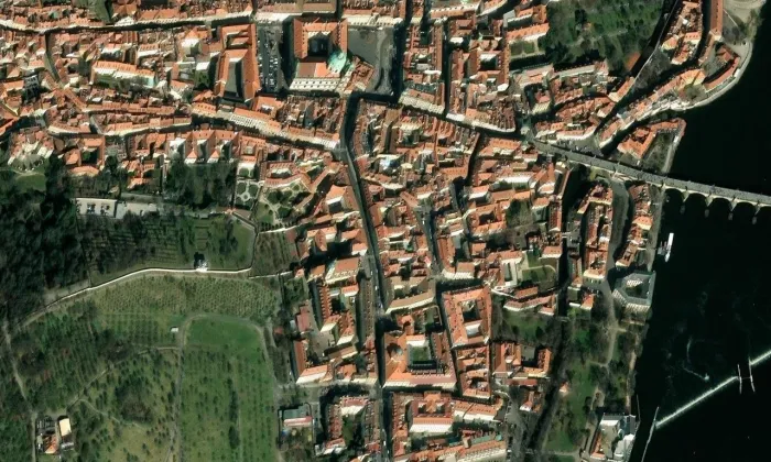 Karmelitská – letecký pohled
