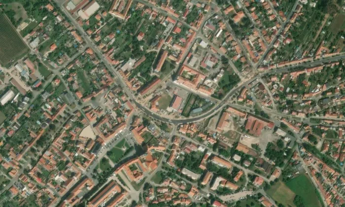klášter milosrdných bratří (Valtice) – letecký pohled