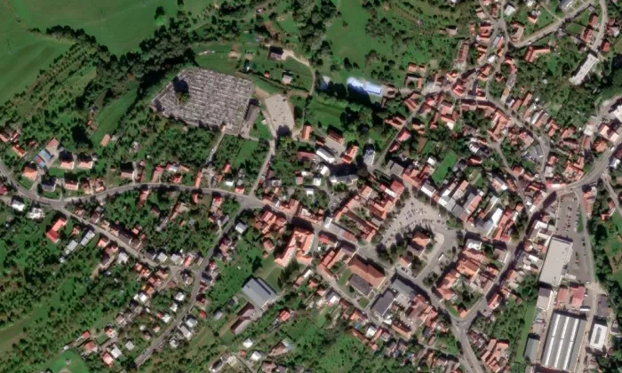Kostel Nalezení svatého Kříže (Valašské Klobouky) – letecký pohled