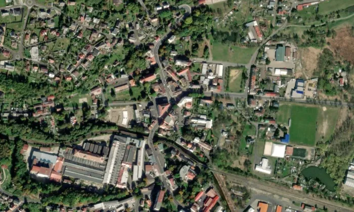 Kostel Nanebevstoupení Páně (Stará Role) – letecký pohled