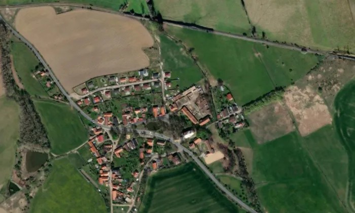 Kostel Nanebevzetí Panny Marie (Bezdědice) – letecký pohled
