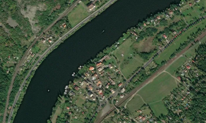 kostel Nanebevzetí Panny Marie (Církvice) – letecký pohled