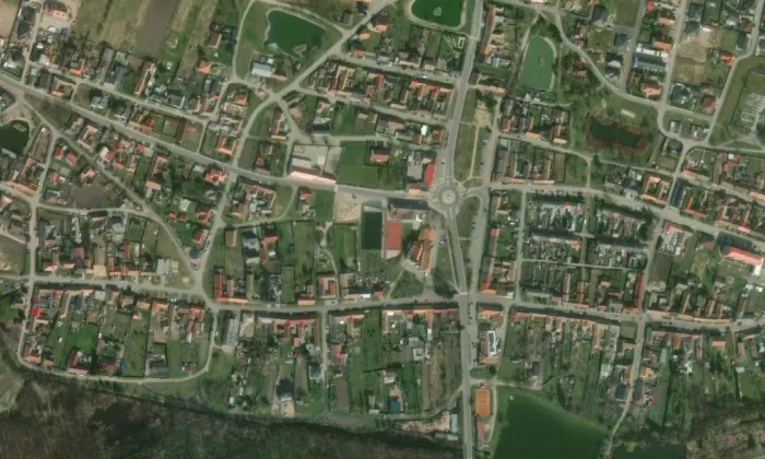 kostel Nanebevzetí Panny Marie (Hevlín) – letecký pohled
