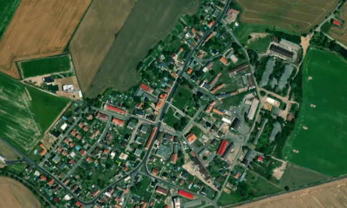 Kostel Nanebevzetí Panny Marie (Katusice) – letecký pohled