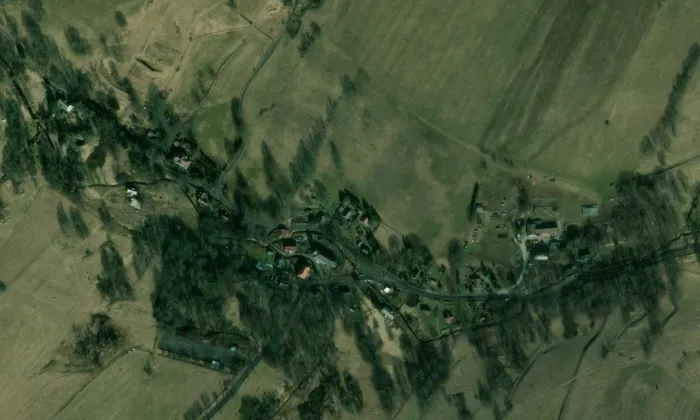 Kostel Nanebevzetí Panny Marie (Krásný Les) – letecký pohled
