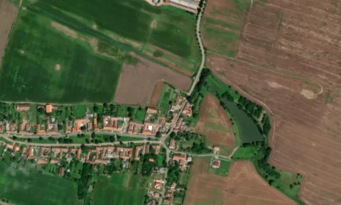 kostel Nanebevzetí Panny Marie (Milíčovice) – letecký pohled