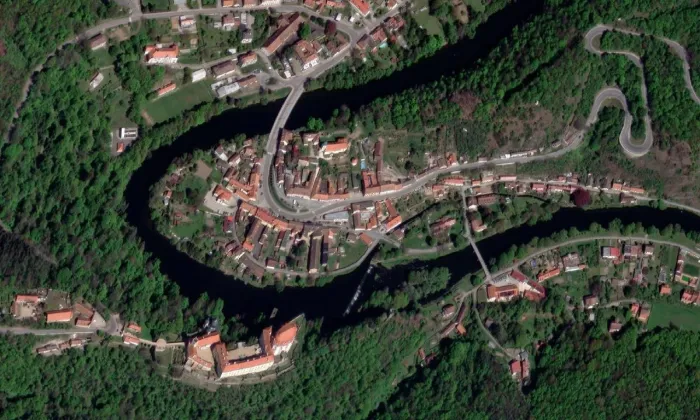 kostel Nanebevzetí Panny Marie (Vranov nad Dyjí) – letecký pohled