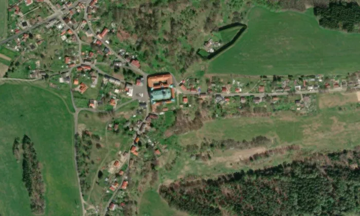 Kostel Nanebevzetí Panny Marie a svaté Máří Magdaleny – letecký pohled