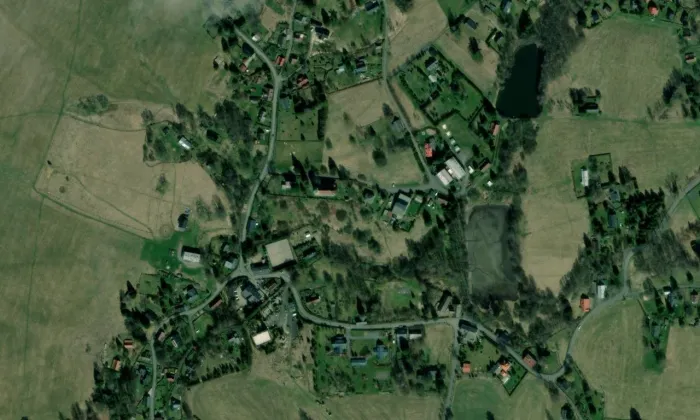 Kostel Nanebevzetí Panny Marie v Doubici – letecký pohled