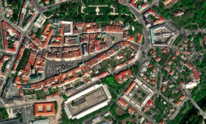 Kostel Nanebevzetí Panny Marie v Hradci Králové – letecký pohled