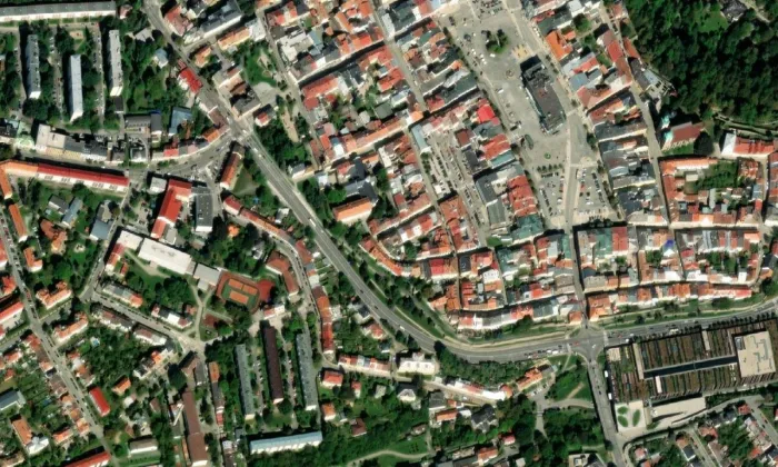 kostel Nanebevzetí Panny Marie v Jihlavě – letecký pohled