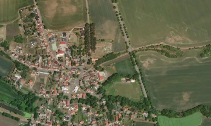 Kostel Narození Panny Marie (Buškovice) – letecký pohled