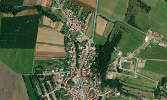 kostel Narození Panny Marie (Neslovice) – letecký pohled