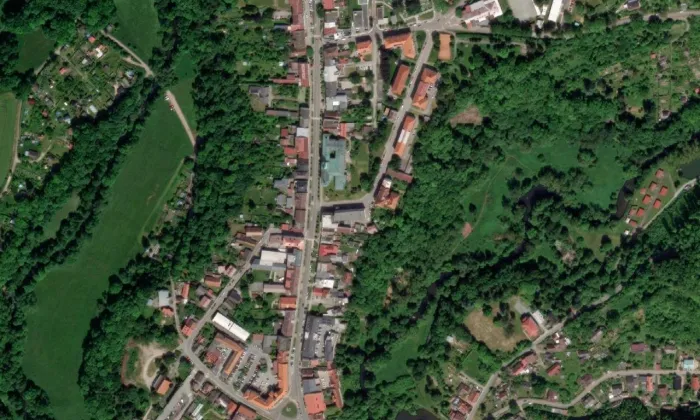 kostel Narození Panny Marie (Nové Město nad Metují) – letecký pohled