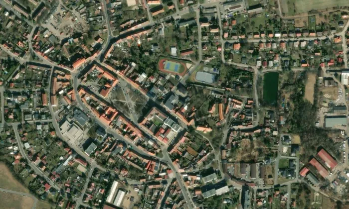 Kostel Narození Panny Marie (Nové Strašecí) – letecký pohled