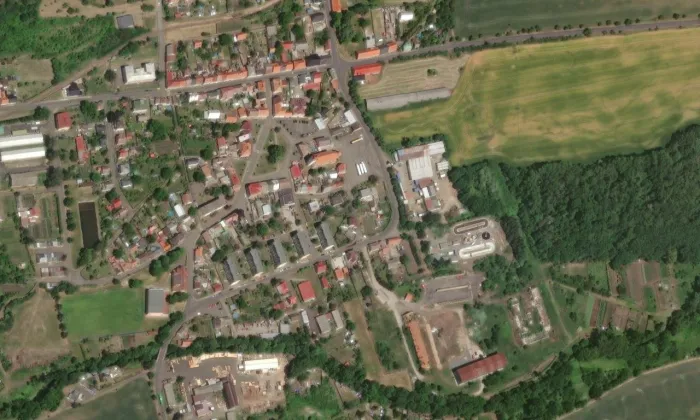 Kostel Narození Panny Marie (Radonice) – letecký pohled