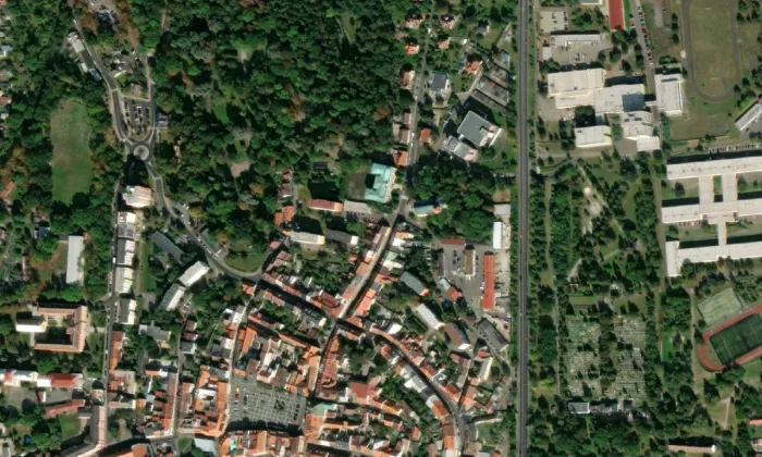 Kostel Narození Panny Marie v České Lípě – letecký pohled