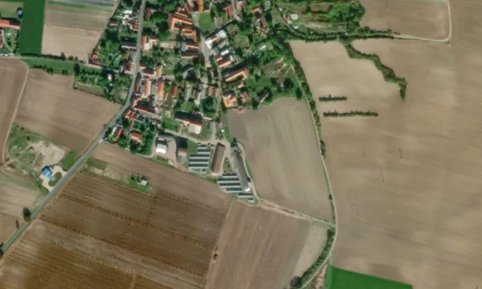 Kostel Narození Panny Marie v Hrušovanech – letecký pohled
