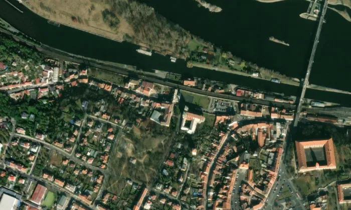 Kostel Narození Panny Marie v Roudnici nad Labem – letecký pohled