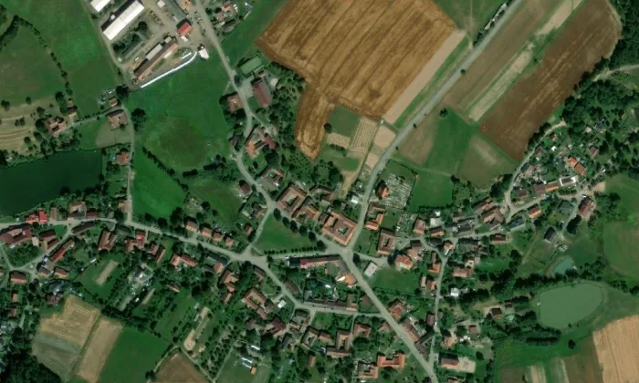kostel Narození svatého Jana Křtitele (Černovice) – letecký pohled