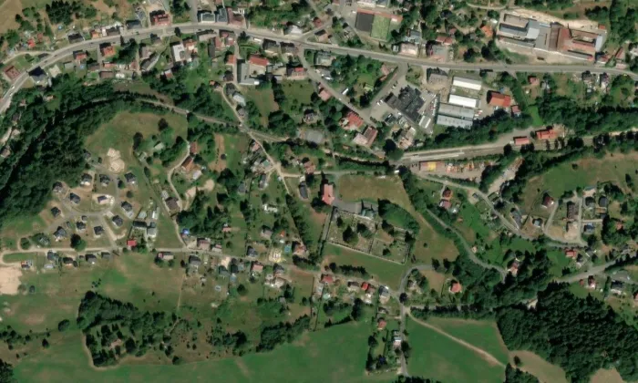 Kostel Navštívení Panny Marie (Lučany nad Nisou) – letecký pohled