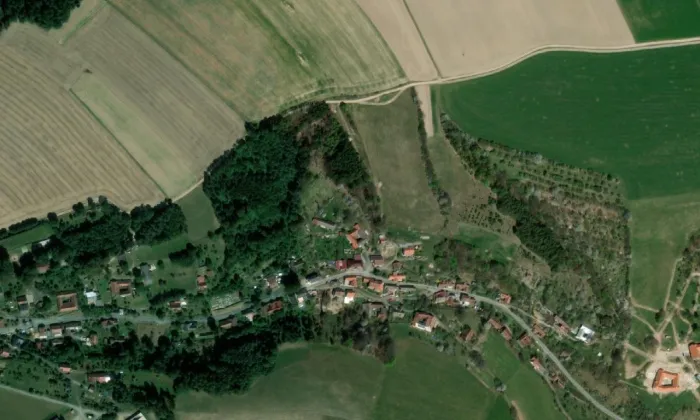 kostel Nejsvětější Trojice (Chrastavec) – letecký pohled