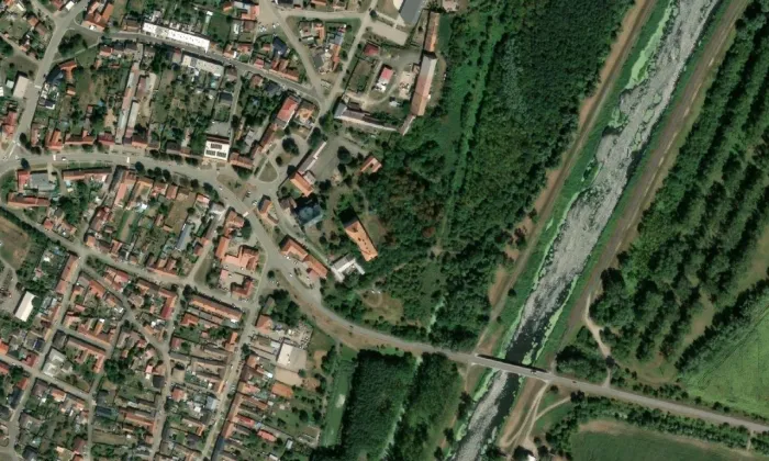kostel Nejsvětější Trojice (Drnholec) – letecký pohled