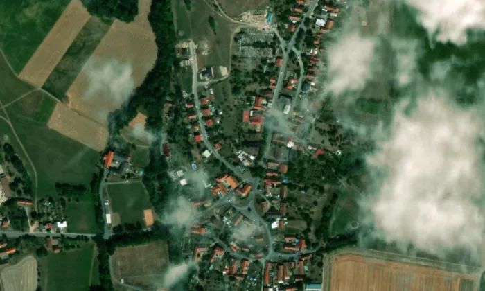 kostel Nejsvětější Trojice (Jenišovice) – letecký pohled