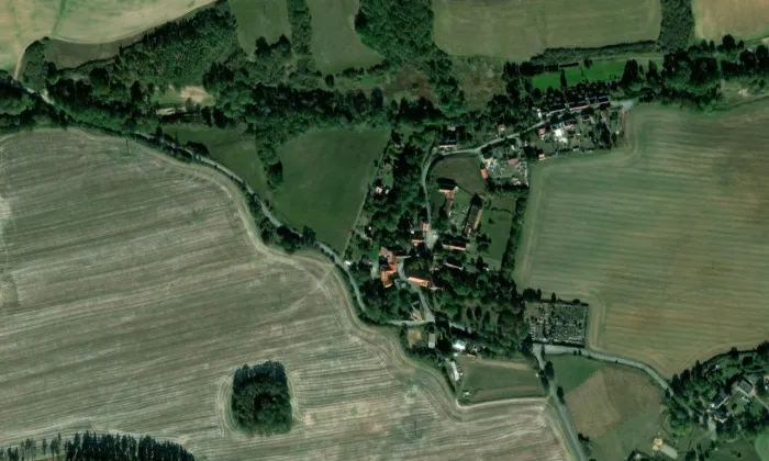 kostel Nejsvětější Trojice (Jezná) – letecký pohled