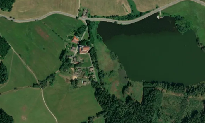 kostel Nejsvětější Trojice (Klášter) – letecký pohled