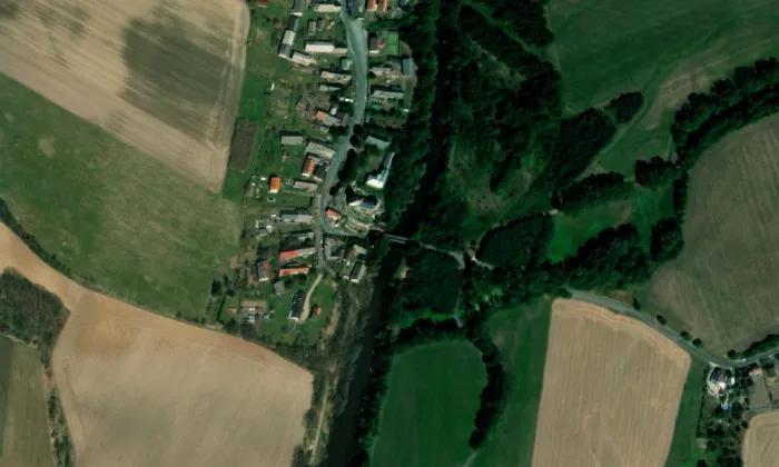 Kostel Nejsvětější Trojice (Loukov) – letecký pohled