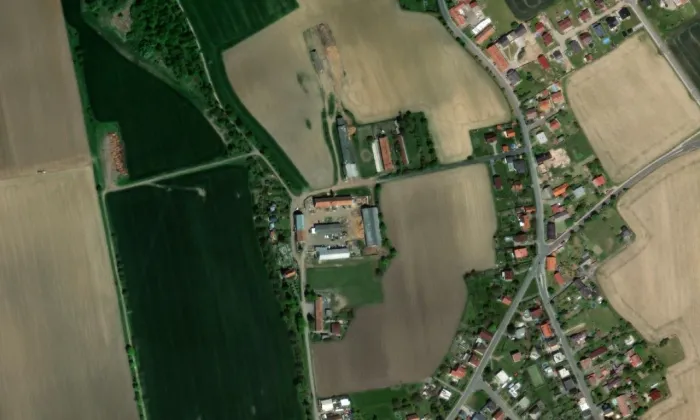 kostel Nejsvětější Trojice (Pouchobrady) – letecký pohled