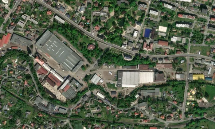 kostel Nejsvětější Trojice ve Vratislavicích nad Nisou – letecký pohled