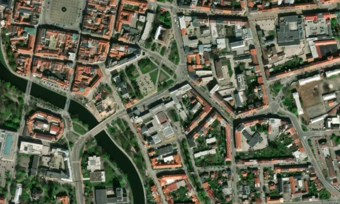 Kostel Panny Marie Růžencové (České Budějovice 6) – letecký pohled
