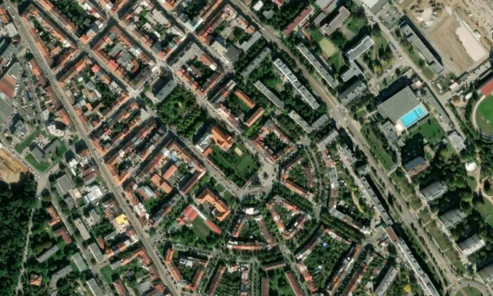Kostel Panny Marie Růžencové (Východní Předměstí) – letecký pohled