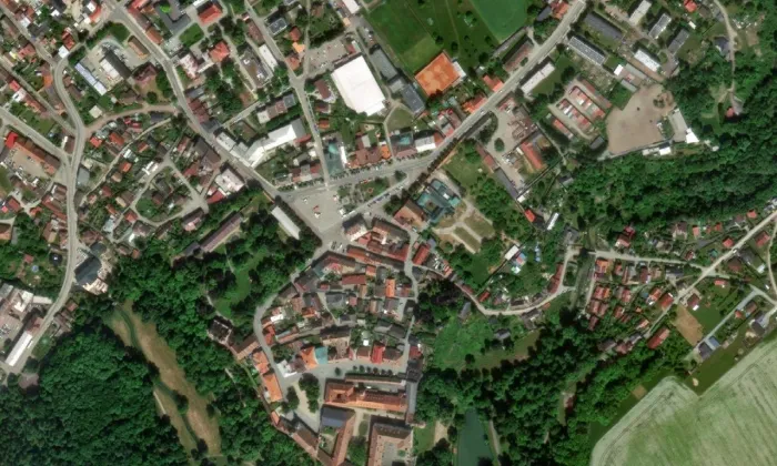 Kostel Panny Marie v Opočně – letecký pohled