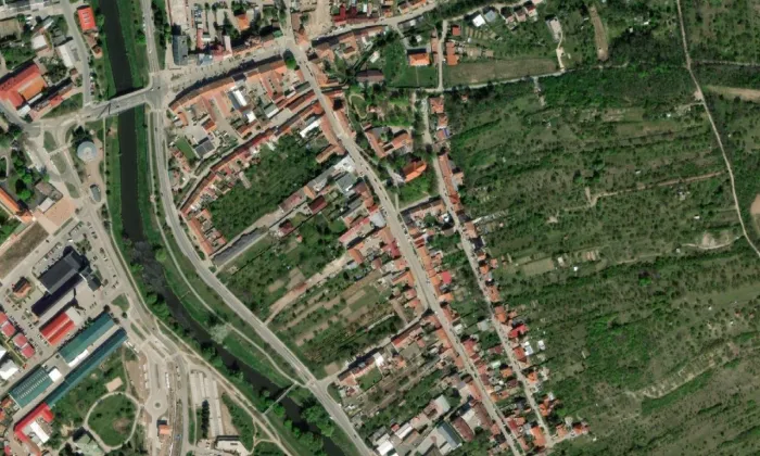 kostel Povýšení svatého Kříže (Židlochovice) – letecký pohled