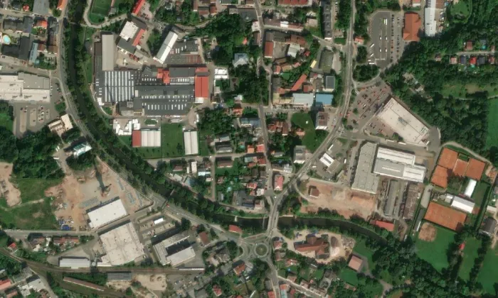 Kostel Povýšení svatého Kříže (Dvůr Králové nad Labem) – letecký pohled