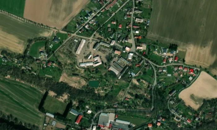 Kostel Povýšení svatého Kříže (Loukovec) – letecký pohled
