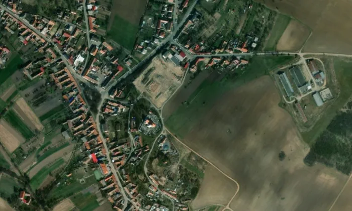 kostel Povýšení svatého Kříže (Trstěnice) – letecký pohled