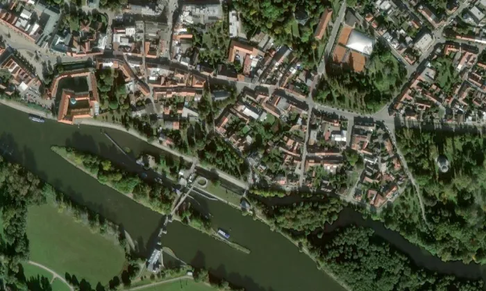 kostel Povýšení svatého Kříže v Poděbradech – letecký pohled