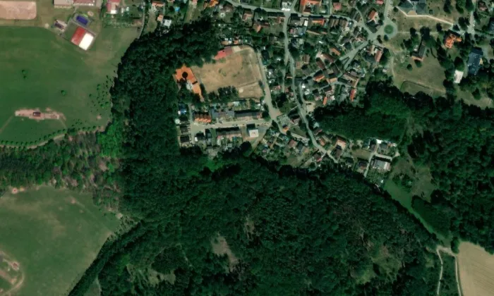 Kostel Proměnění Páně (Velichovky) – letecký pohled