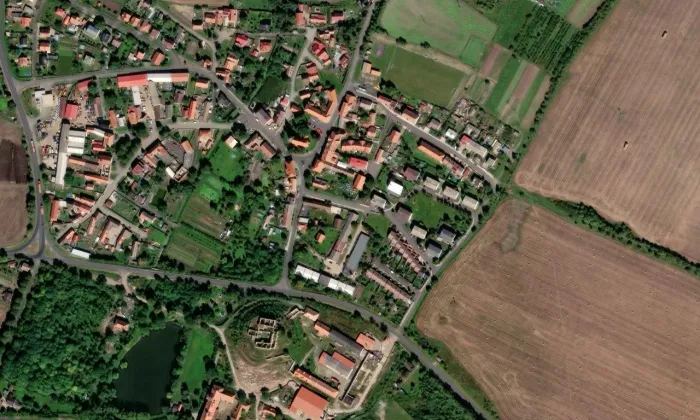 Kostel Stětí svatého Jana Křtitele (Libčeves) – letecký pohled