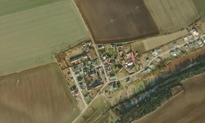 kostel Stětí svatého Jana Křtitele (Cvrčovice) – letecký pohled