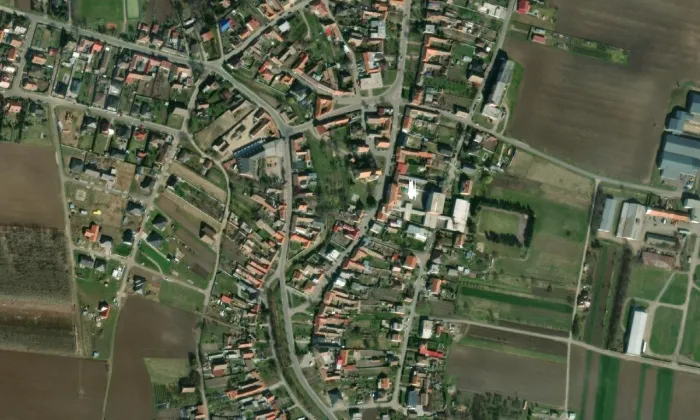 kostel Stětí svatého Jana Křtitele (Vrbovec) – letecký pohled